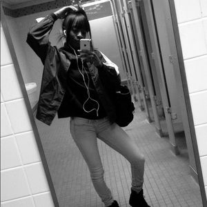 Meet your Posher, Shaleya